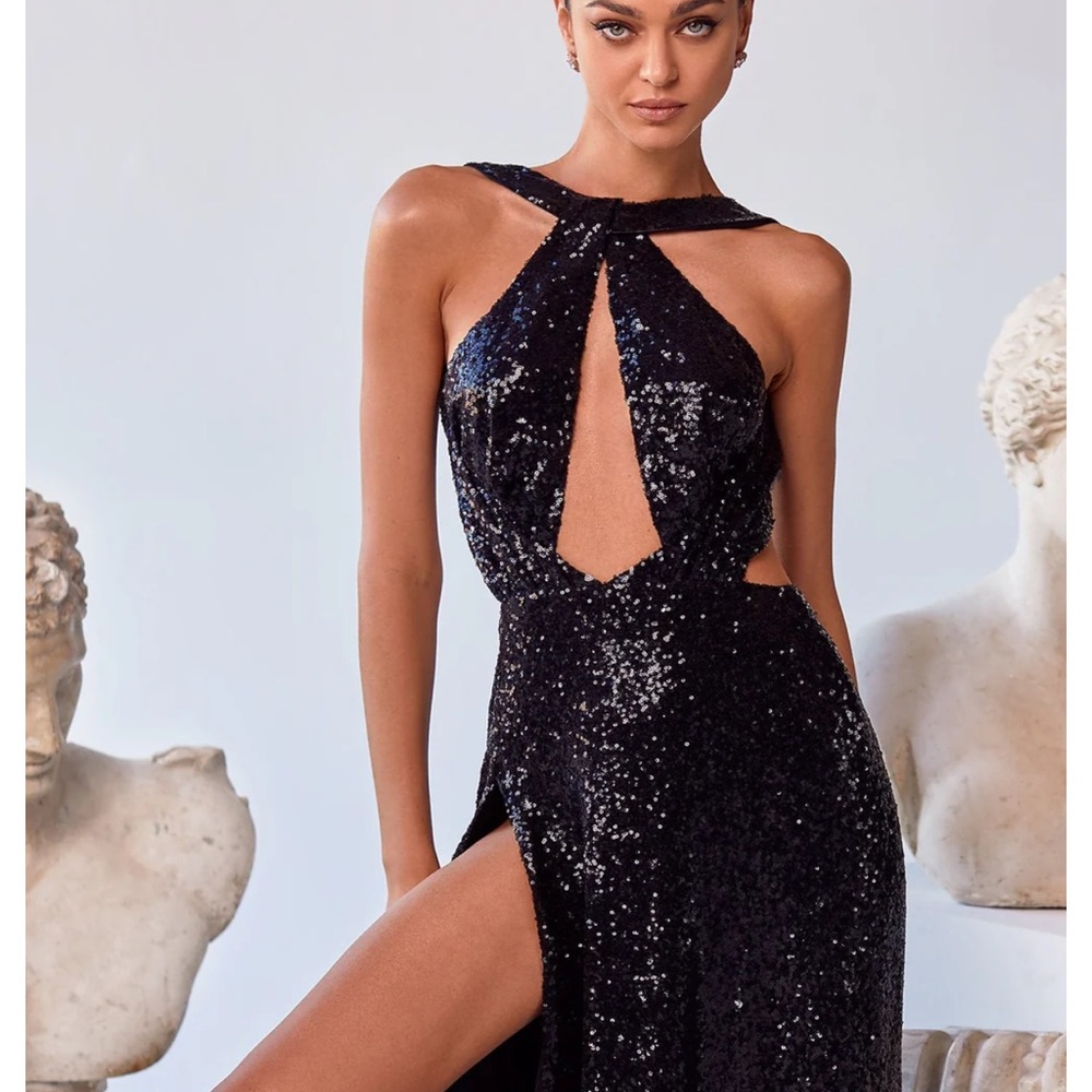 Alamour Vittoria Elegant Black Gown